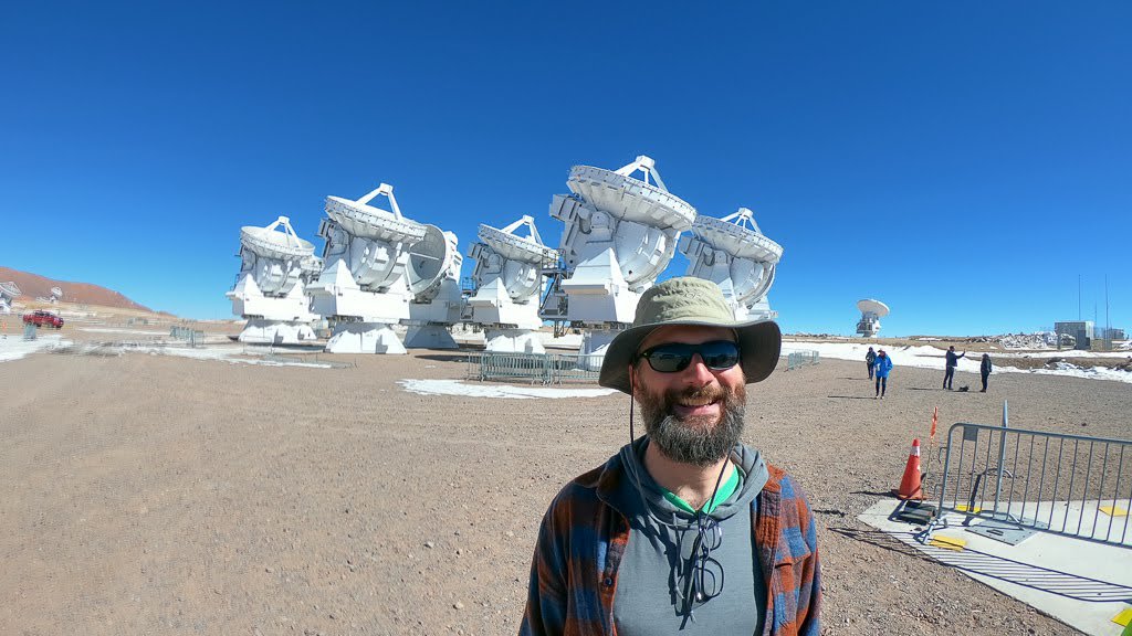 Atacama Large Millimeter/submillimeter Array (ALMA)