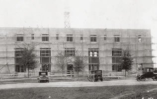 Guggenheim building under construction, 1927