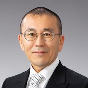 portrait photo of Hirosi Ooguri