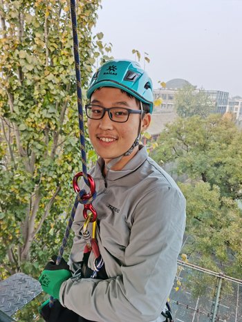 Zunqi Li, physics graduate student