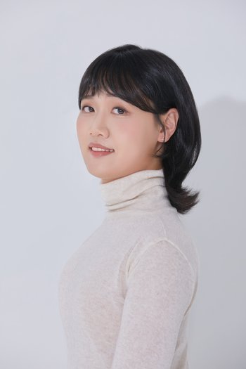 Seung-Yeon Ryoo portrait