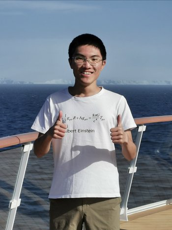 Dongze Sun, physics graduate student