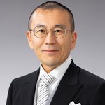 Hirosi Ooguri wearing a suit and tie.